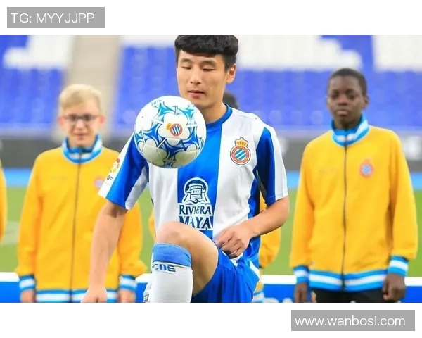 历史最高年身价足坛巨星：探寻球场明星身价巅峰