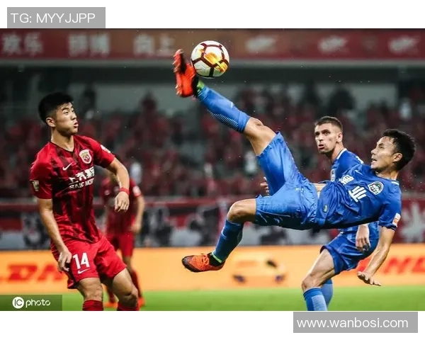 足球场上最具魅力动作的球星瞬间精彩呈现