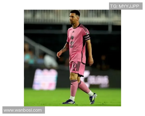 足球明星脚下的色彩之争:不同足球鞋颜色背后的秘密与象征意义 足球明星脚下的色彩之争:不同足球鞋颜色背后的秘密与象征意义