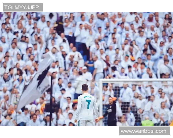 C罗小辫子造型引领潮流成为足球场上最耀眼的明星壁纸设计